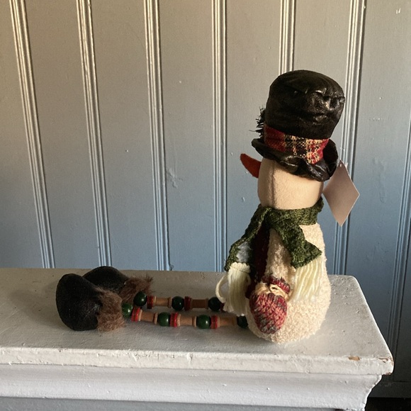 NWT- 19”x 9”-Precious Snowman ⛄️ Sitter Decoration w/ Wood Beaded Dangling Legs - Picture 8 of 16